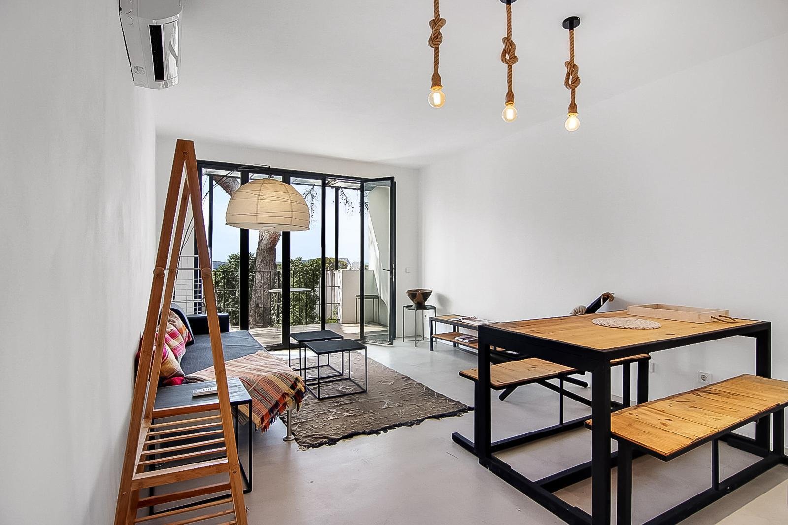 Apartamento de Lujo con Vista al Mar y Gran Terraza Ibiza